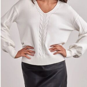 Women's Ellen Tracy Marshmellow Cable Knit V-Neck Sweater